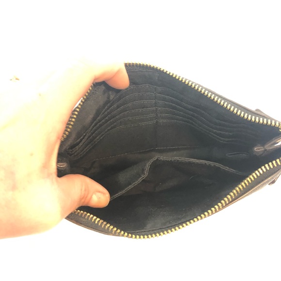 NWOT LIZ CLAIBORNE BLACK FLORAL WRISTLET PURSE - Picture 3 of 3